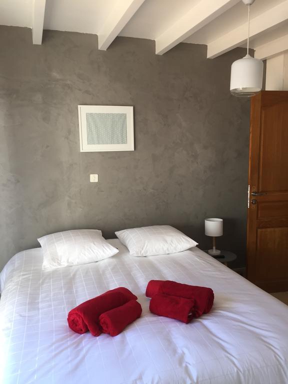 Chambres D'Hotes Des Tours A La Rochelle Kültér fotó